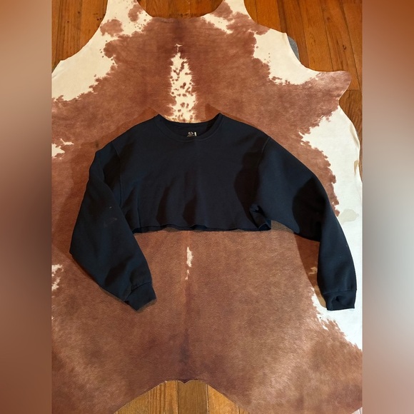 Fruit of the Loom cropped sweatshirt 
Cropped by me - Picture 1 of 3
